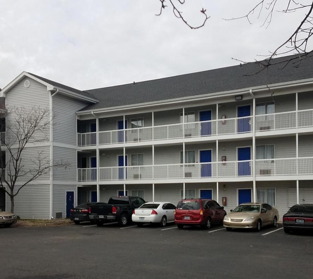 Intown Suites Extended Stay Louisville Ky - Airport Buitenkant foto